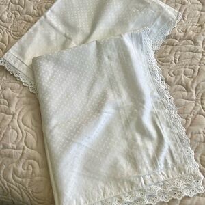 Elegant White Lace Pillowcases Shams